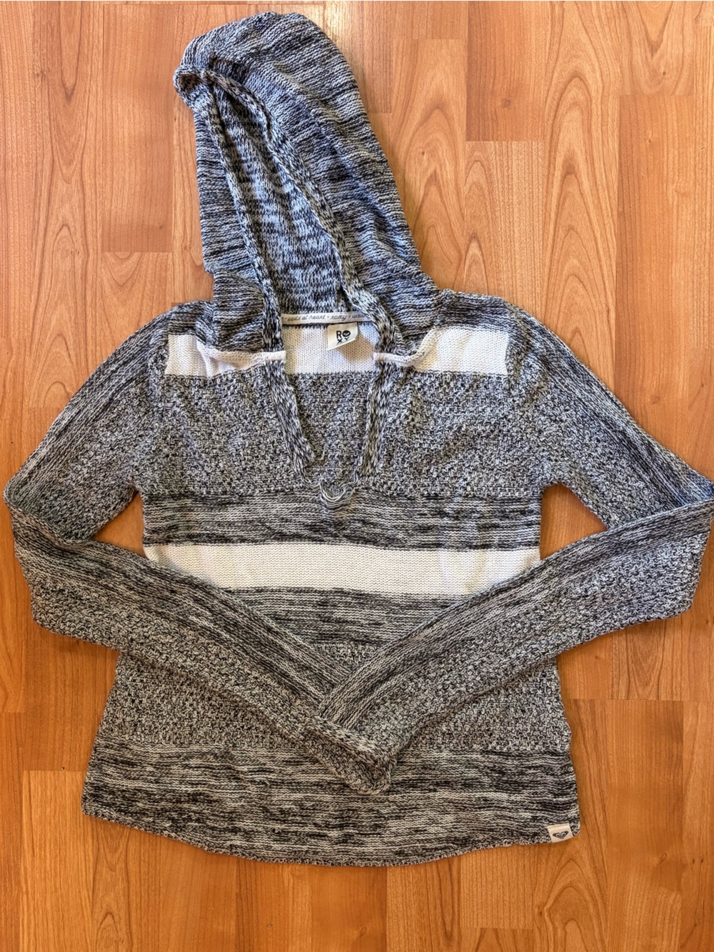 Roxy Marled Knit V-neck Hooded Sweater in Gray & White XS